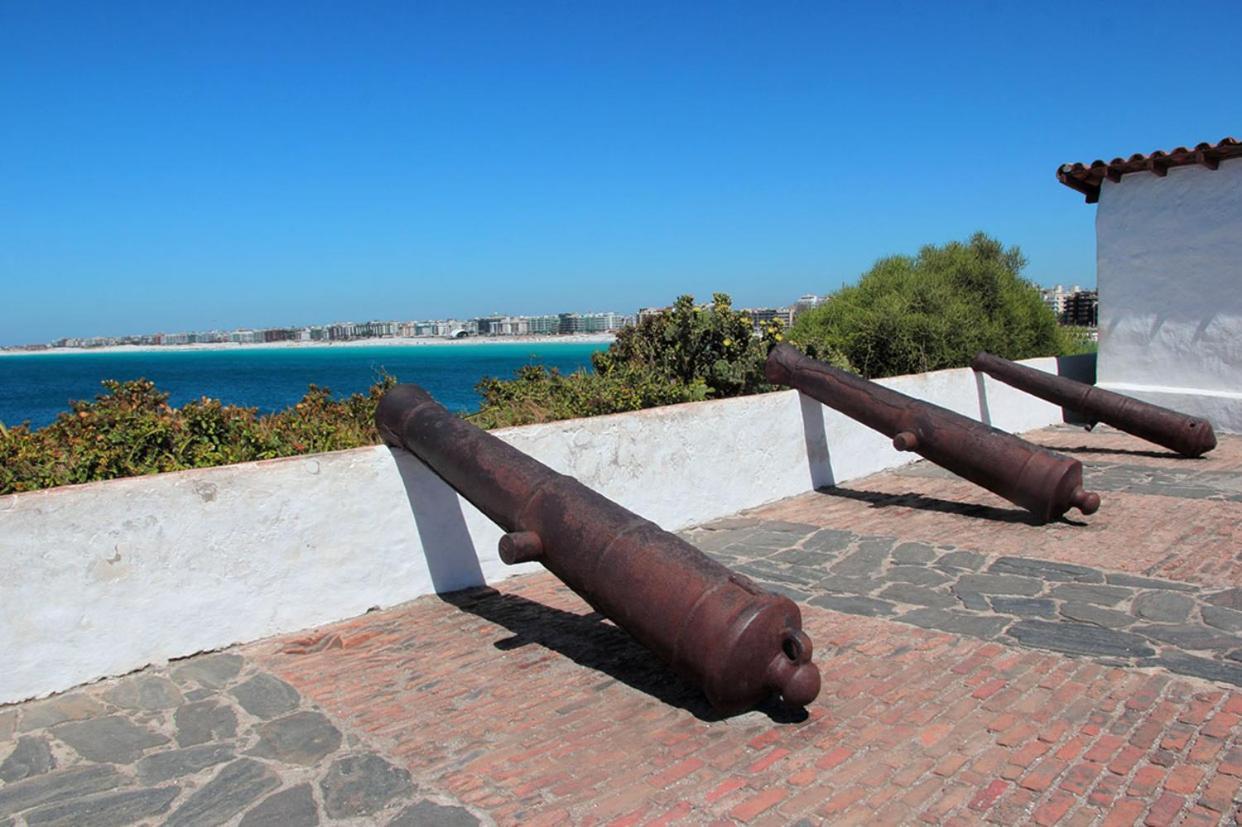 Hotel Marlen Cabo Frio Bagian luar foto